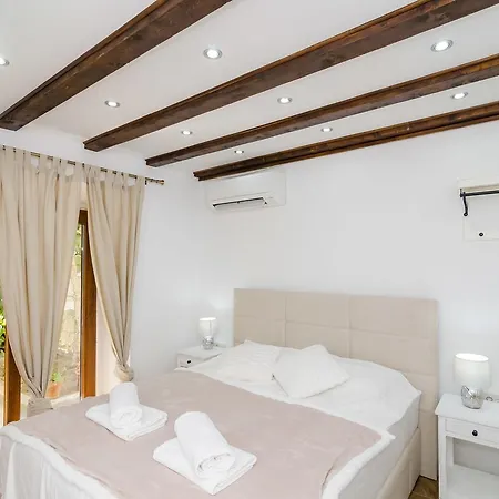 Guest house Grandma Summer House 3*
