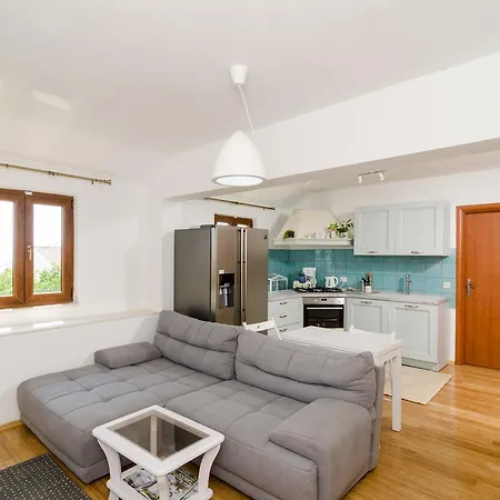 Guest house Grandma Summer House 3*